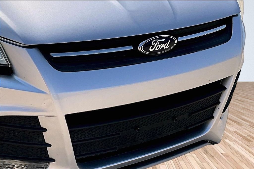 Used 2015 Silver Ford SE image 25