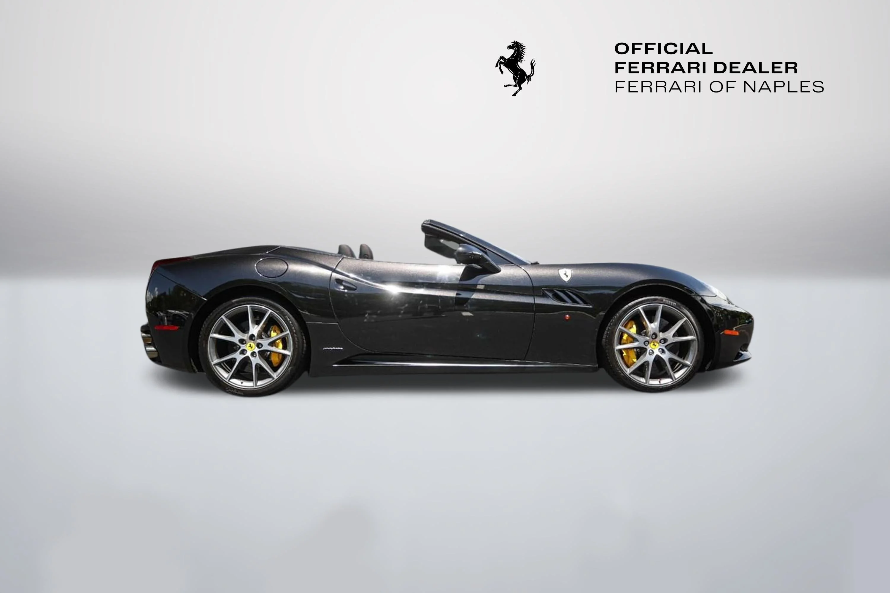 Used 2011 Nero Daytona Ferrari Base image 2