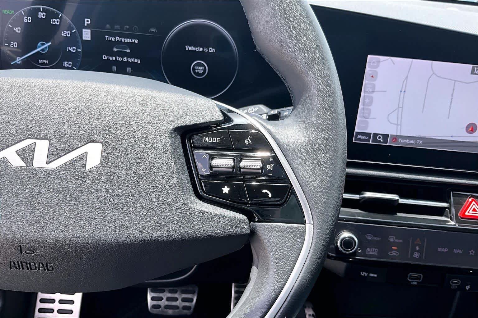 Certified Used 2023 Graphite Gray Kia Wave image 22