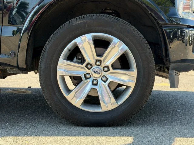 Certified Used 2018 Shadow Black Ford Platinum image 30