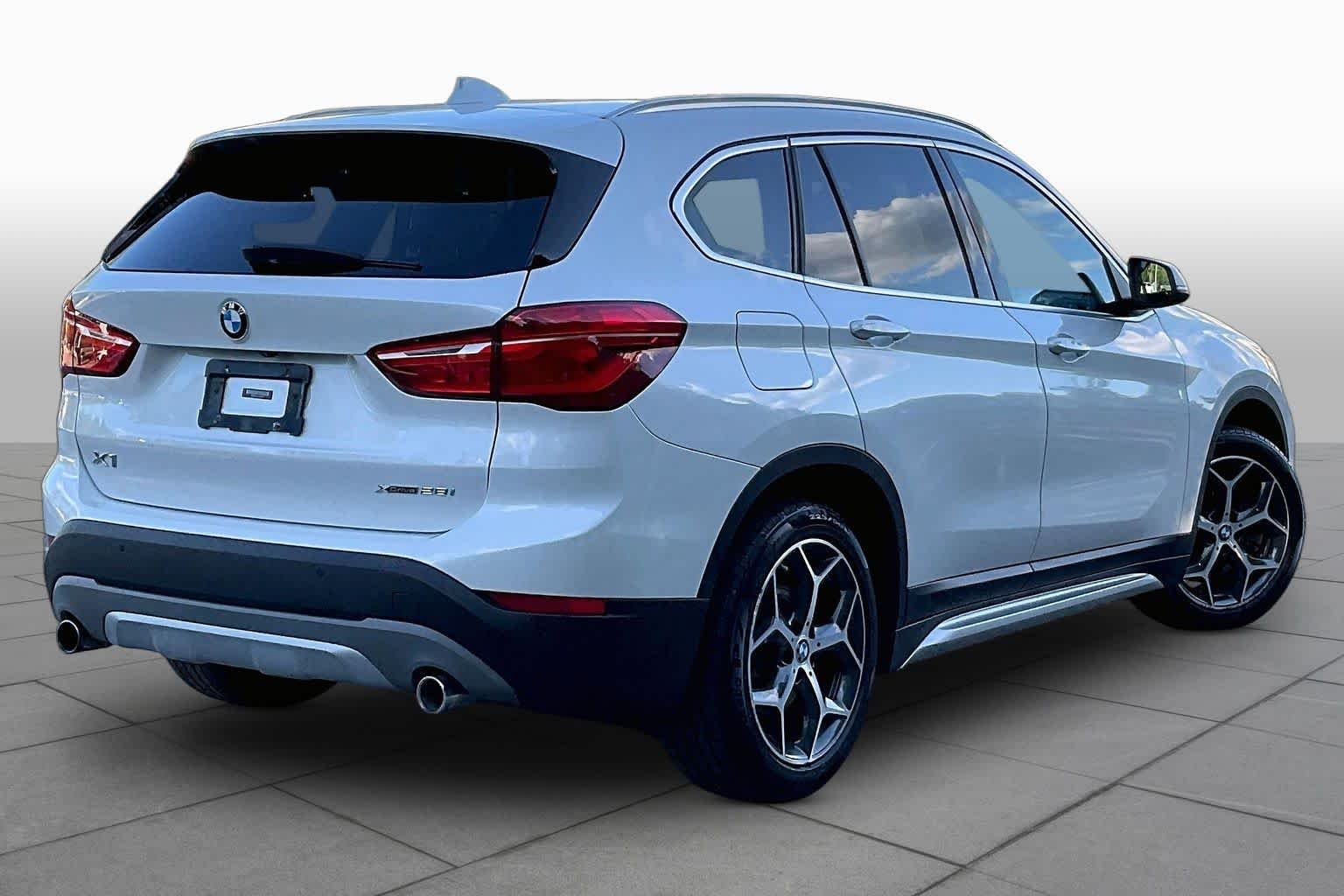 Used 2018 Mineral White Metallic BMW xDrive28i image 12