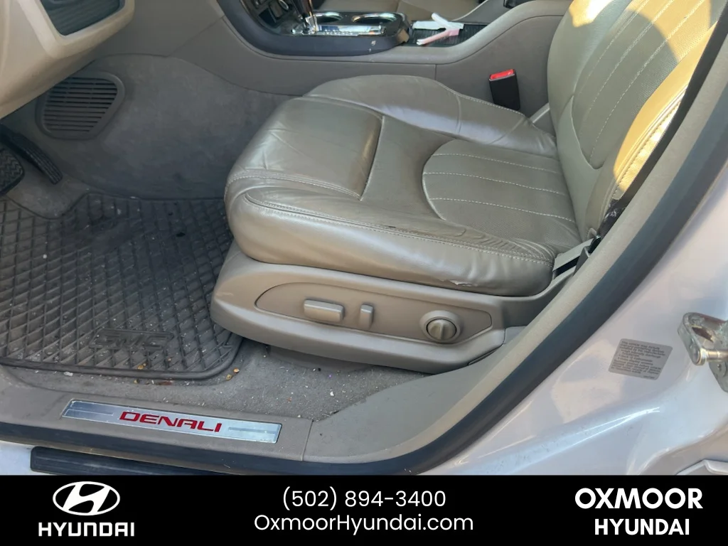 Used 2016 White Frost Tricoat GMC Denali image 7