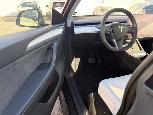 Used 2024 Stealth Gray Tesla Long Range image 17