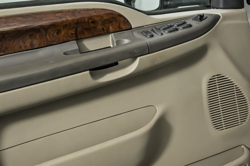 2000 Ford F-350 Super Duty LARIAT - Photo 16