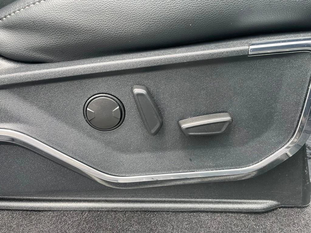 Used 2023 Stone Gray Metallic Ford Lariat image 60