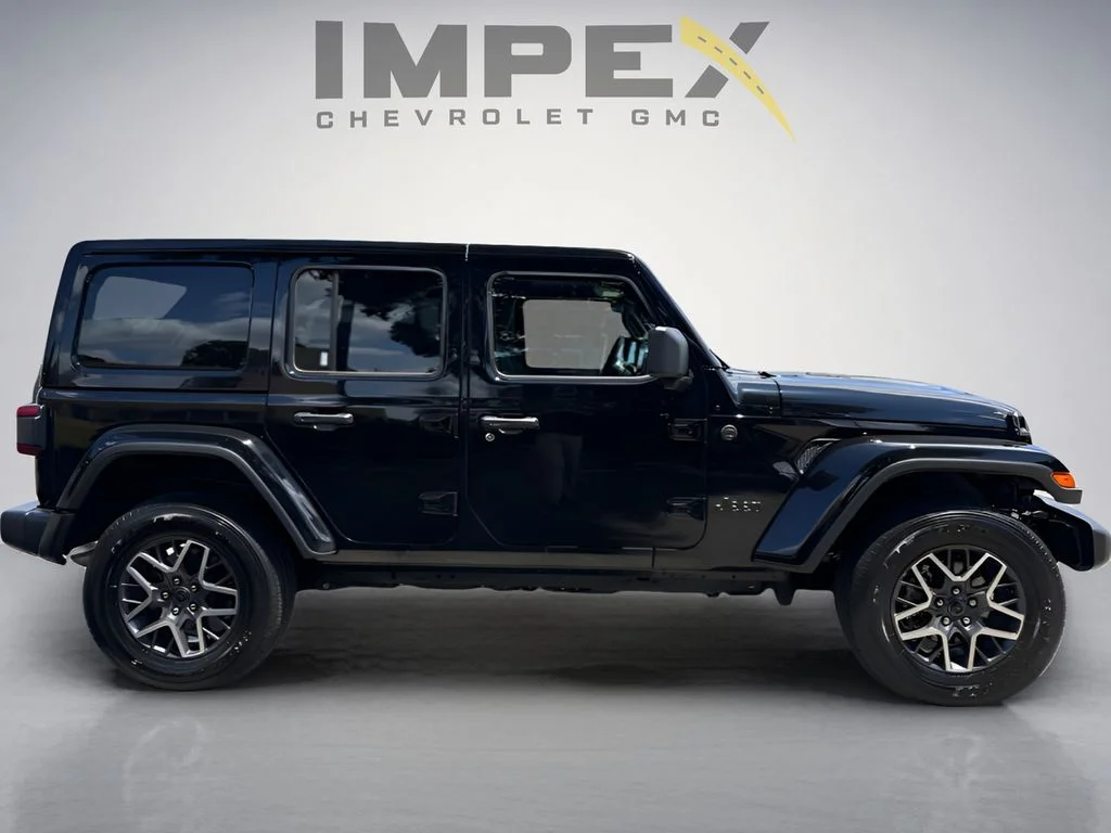 Used 2025 Black Jeep Sahara image 6