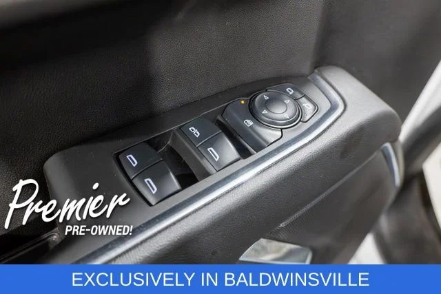 Used 2025 Summit White Chevrolet LT image 15