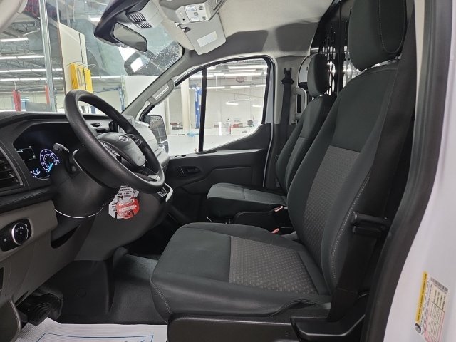 Used 2025 Oxford White Ford Base image 8