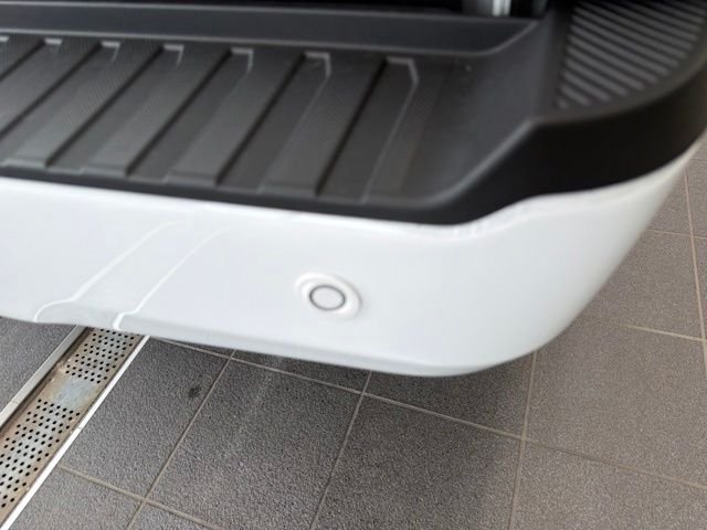 New 2026 Oxford White Ford XLT image 14