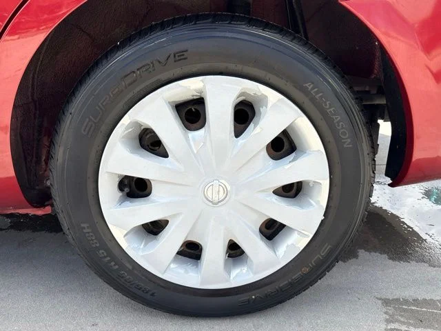 Used 2019 Red Nissan 1.6 SV image 9