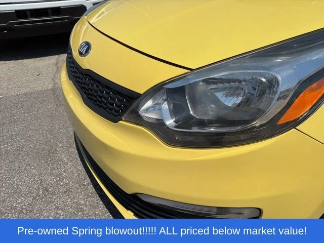 Used 2016 Yellow Kia LX image 3