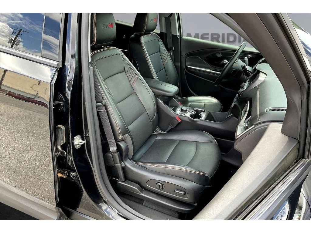 Used 2024 Ebony Twilight Metallic GMC AT4 image 6