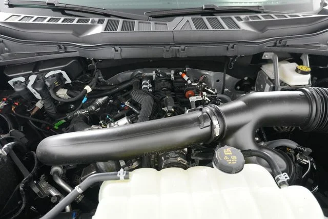 New 2026 Carbonized Gray Metallic Ford XLT image 43