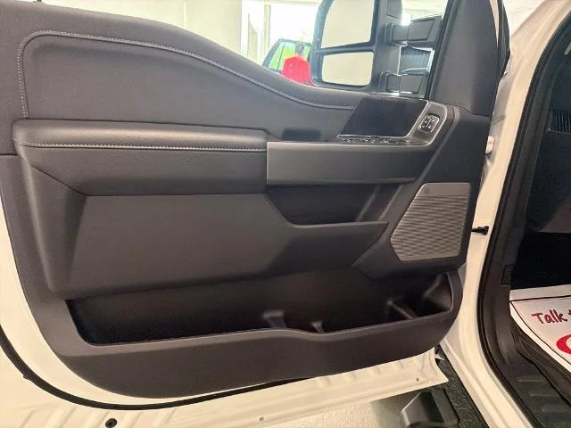New 2026 Star White Metallic Tri-Coat Ford F-250® Lariat® image 35
