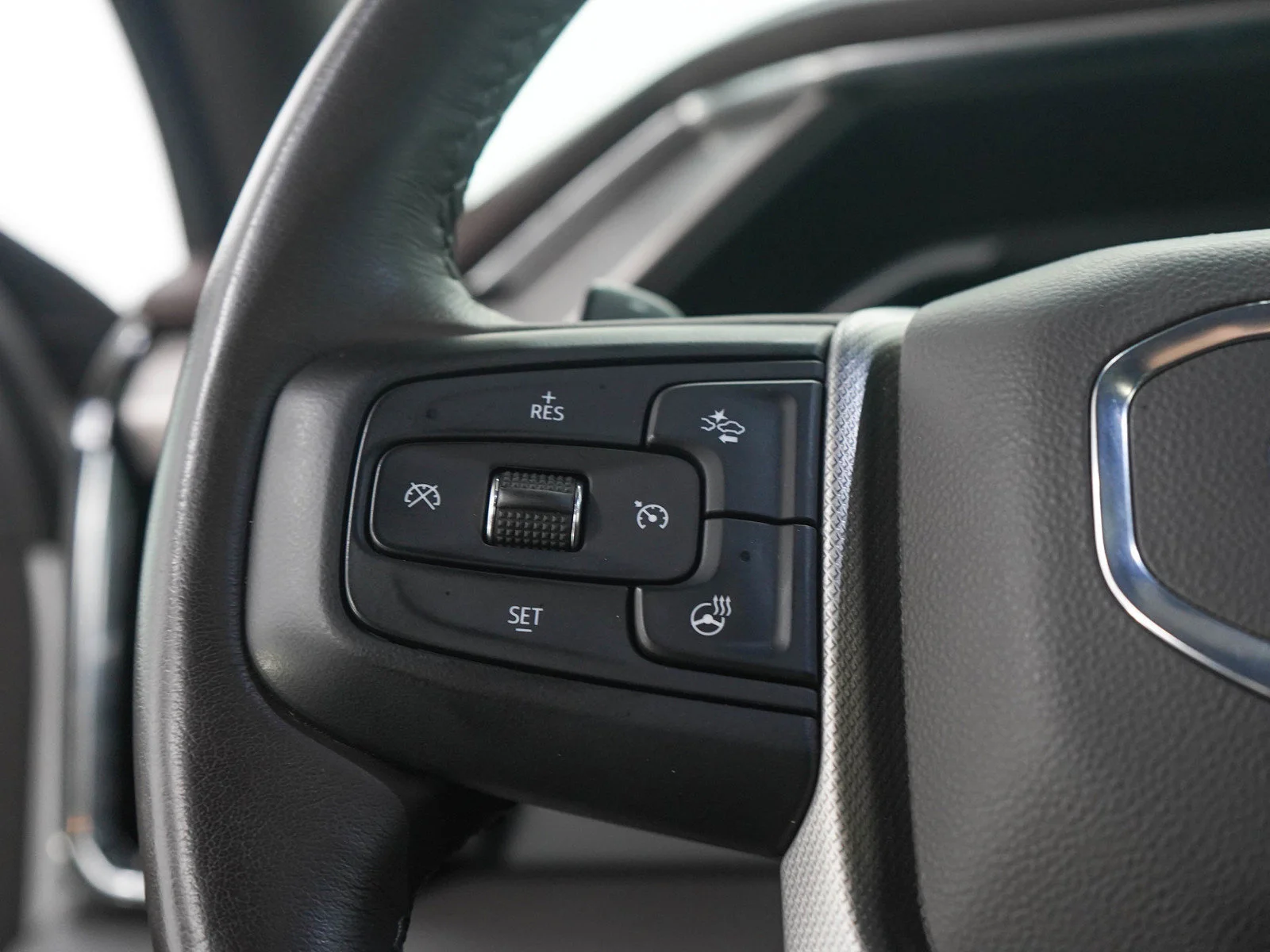 Used 2023 White Frost GMC Denali image 26