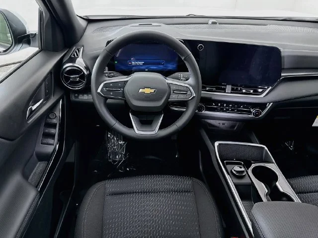 New 2027 Summit White Chevrolet LT image 23