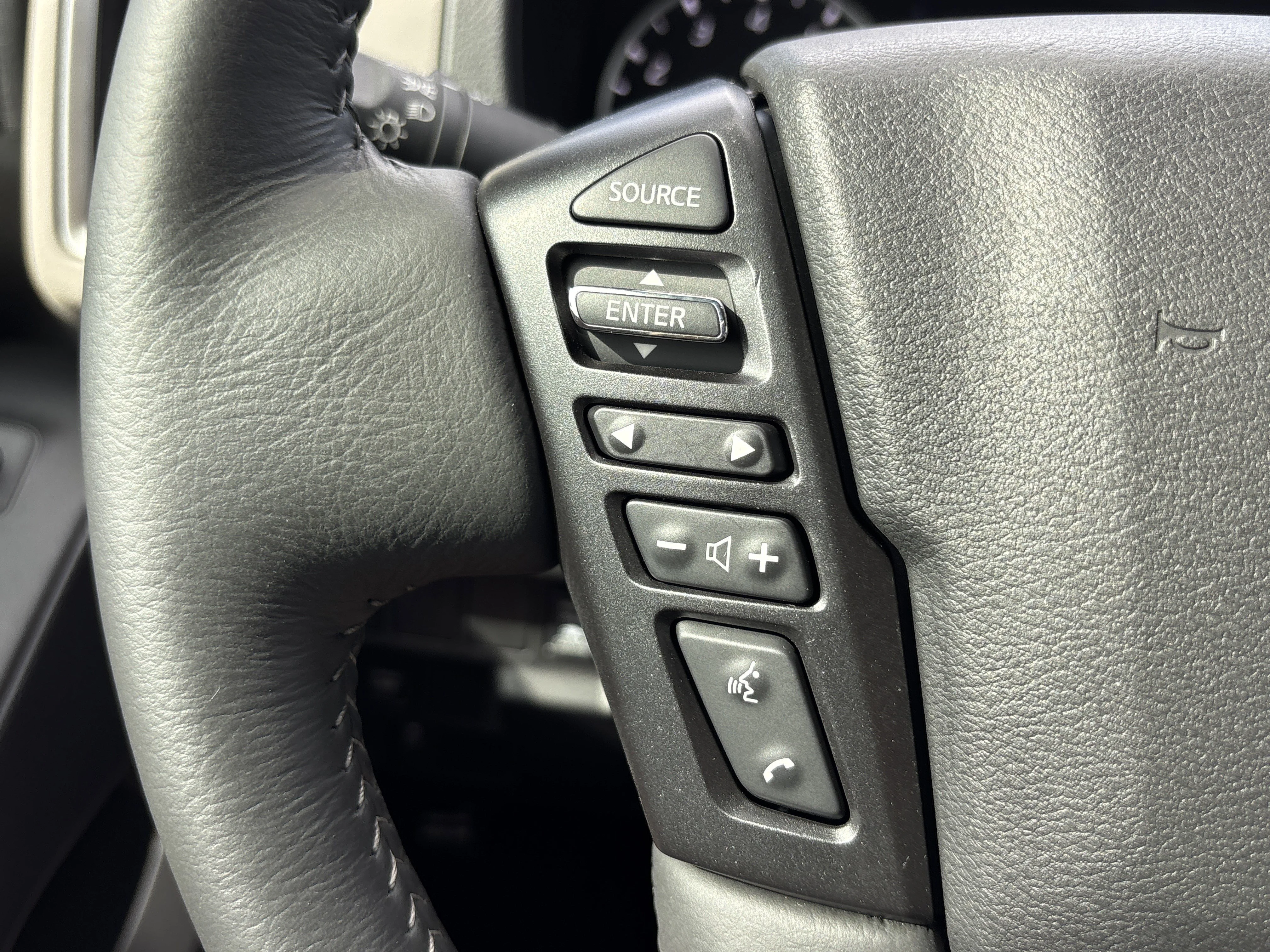 Used 2025 Bluestone Pearl Nissan SV image 24