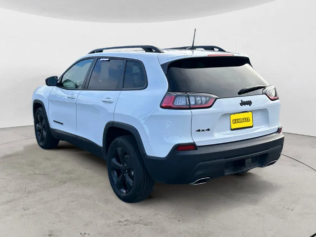Used 2022 Bright White Clearcoat Jeep Latitude Lux image 7