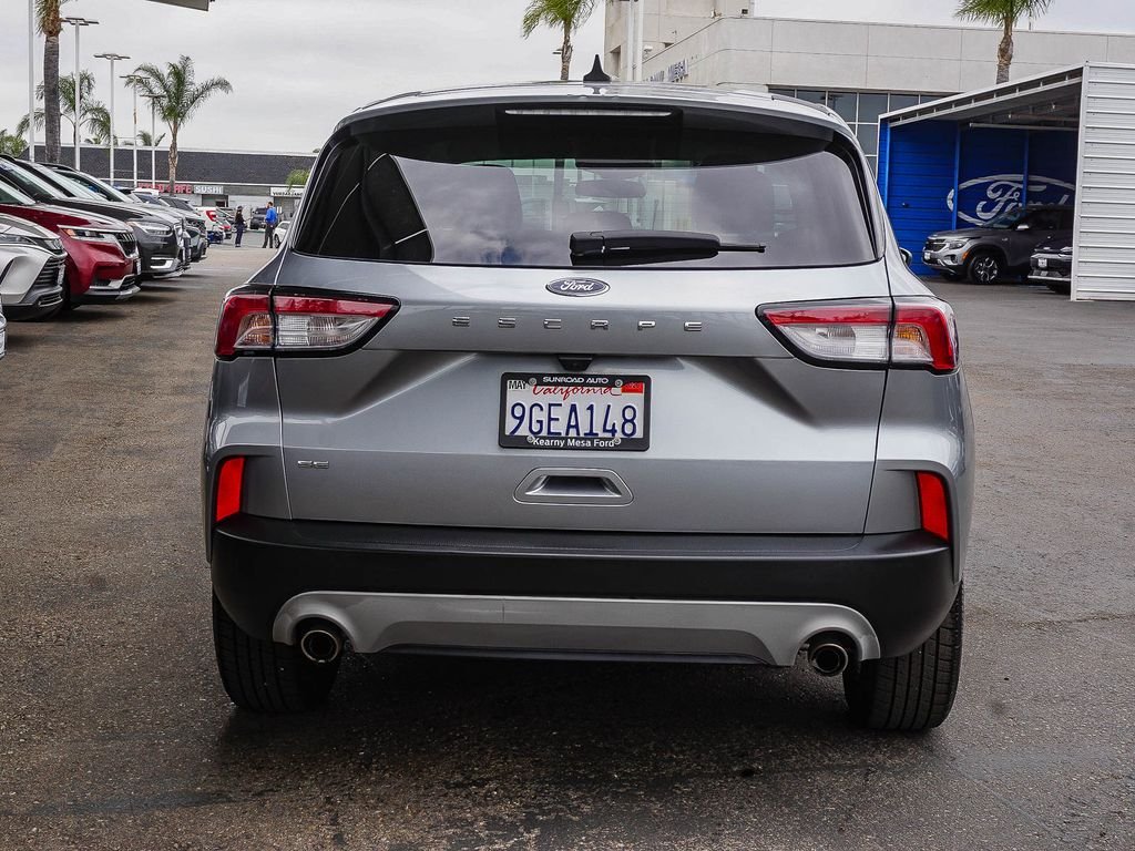 Used 2022 Silver Ford SE image 6