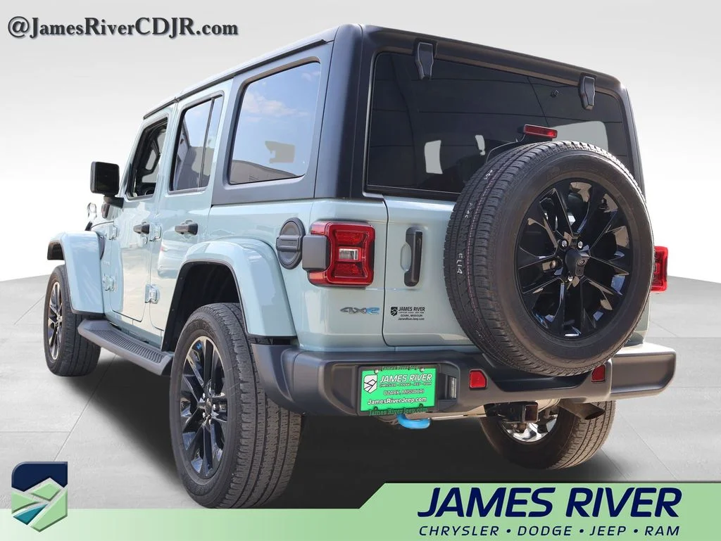 Used 2023 Gray Jeep Sahara 4xe image 3