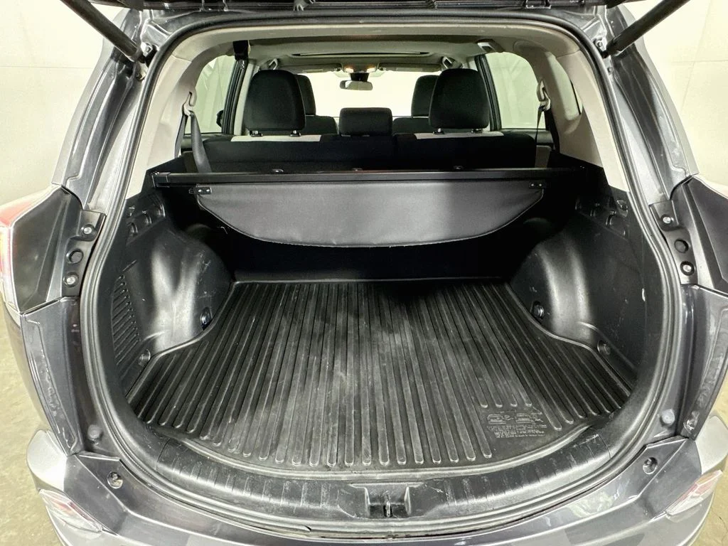 Used 2017 Gray Toyota XLE image 30