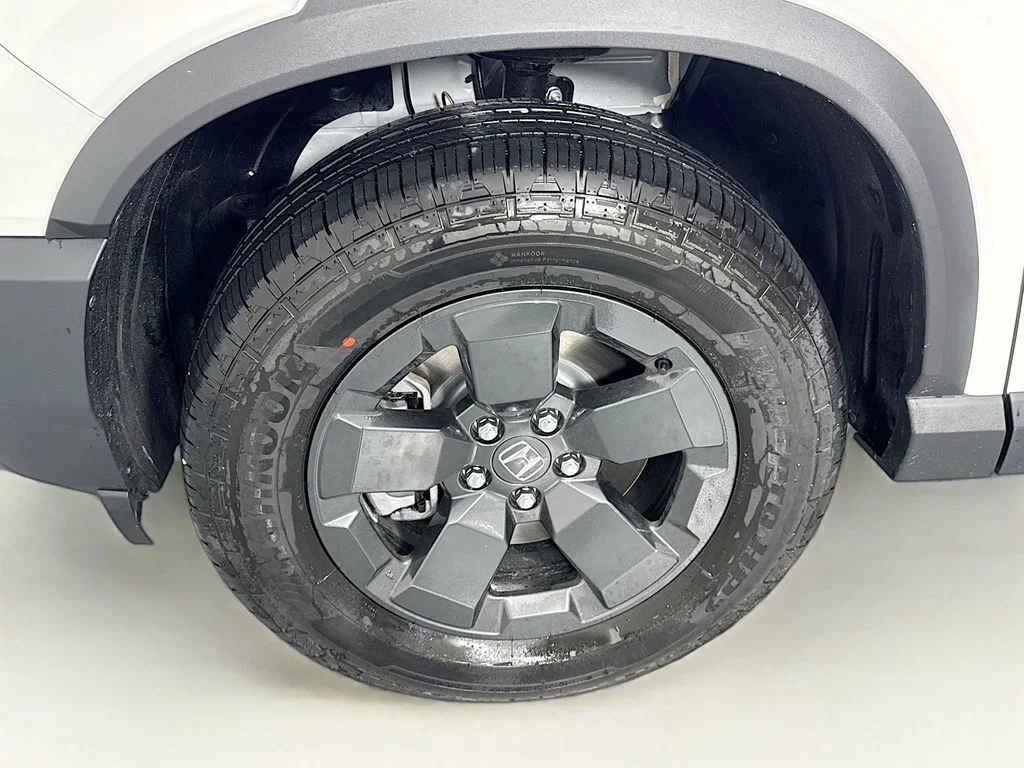 New 2026 Platinum White Pearl Honda RTL Towing image 13