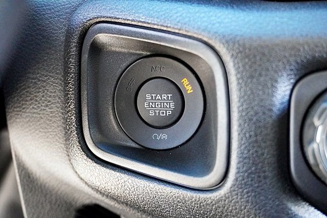 New 2026 Bright White Clear-Coat Exterior Paint Jeep Sport image 31