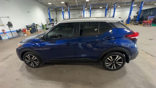 Used 2019 Blue Nissan SV image 7