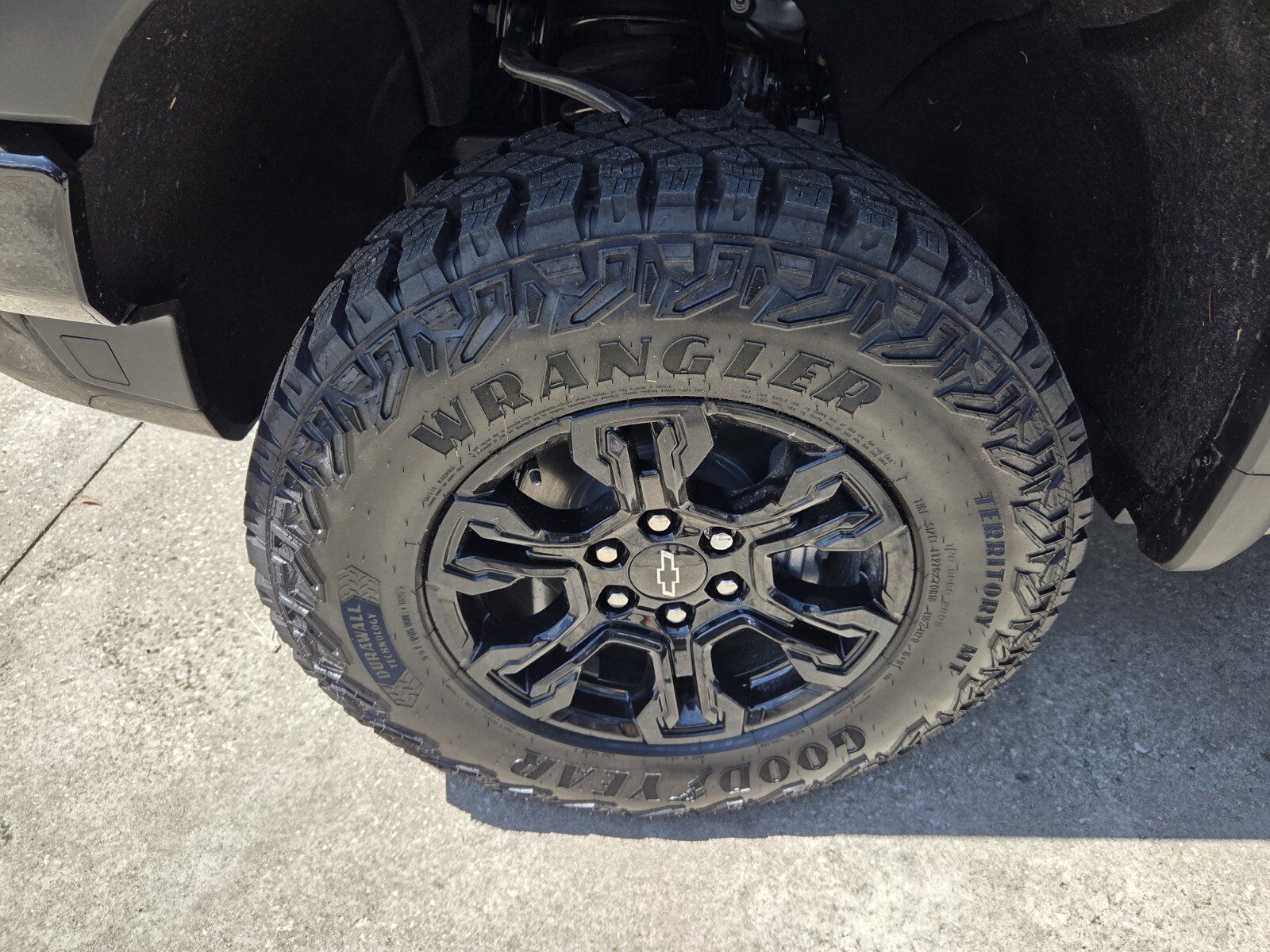 New 2026 White Sands Chevrolet ZR2 image 19