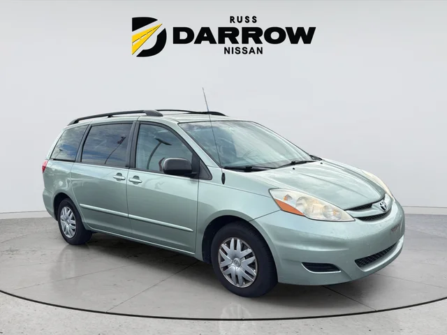 Used 2010 Silver Toyota LE image 7