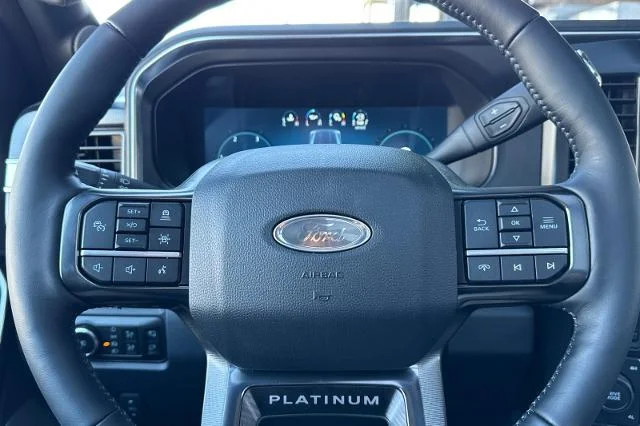 2025 Ford F-250 Super Duty Platinum - Photo 42