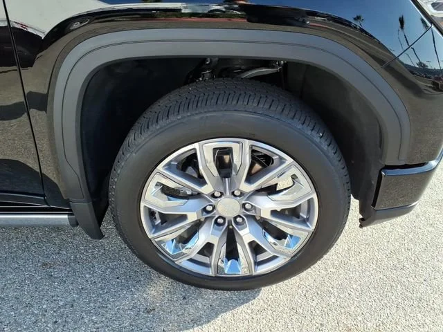 Used 2025 Onyx Black GMC Denali image 3