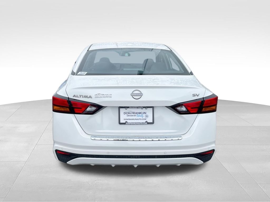 Used 2023 White Nissan 2.5 SV image 7