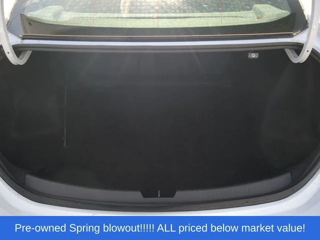 Used 2025 White Chevrolet LT image 39