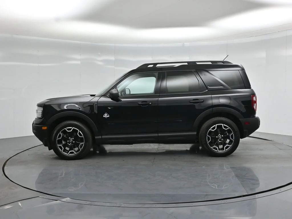 Certified Used 2025 Black Ford Outer Banks image 31