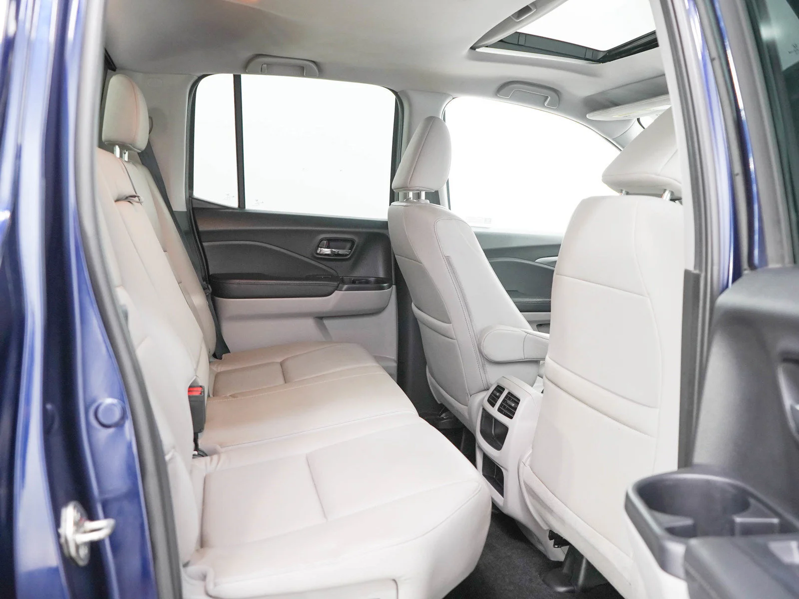 Used 2019  Honda 4D RTL 4WD image 14