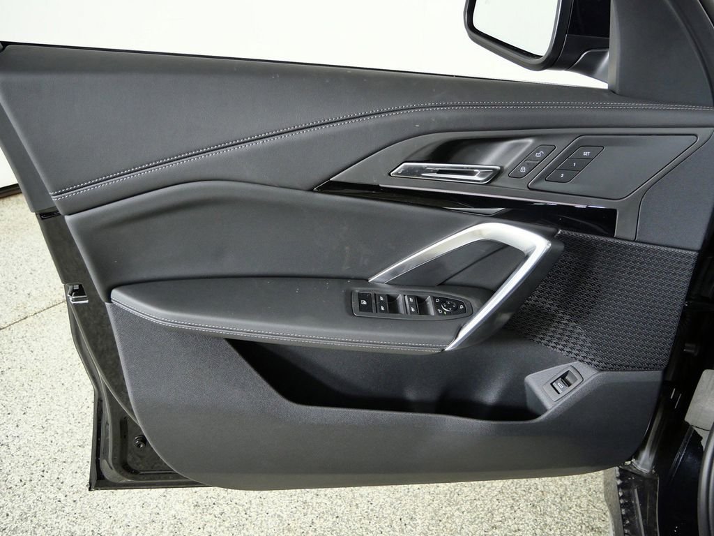 Used 2026 Jet Black BMW xDrive28i image 32