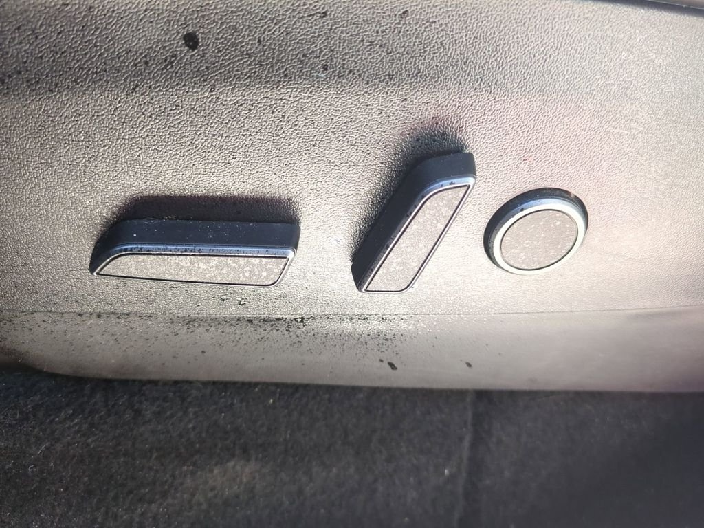 2021 Tesla Model Y Long Range - Photo 23
