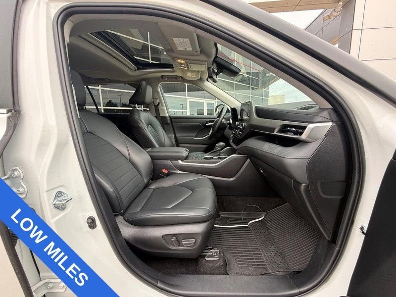 Used 2023 Pearl Toyota XLE image 10