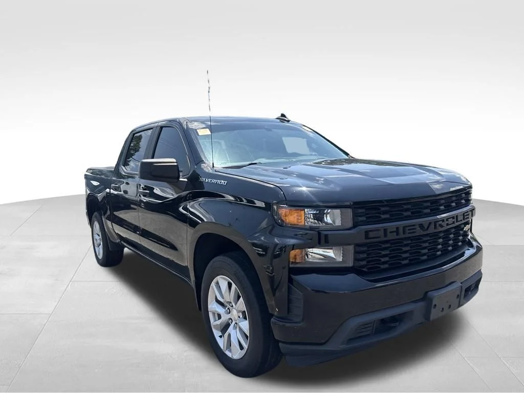 Used 2022 Black Chevrolet Custom image 11