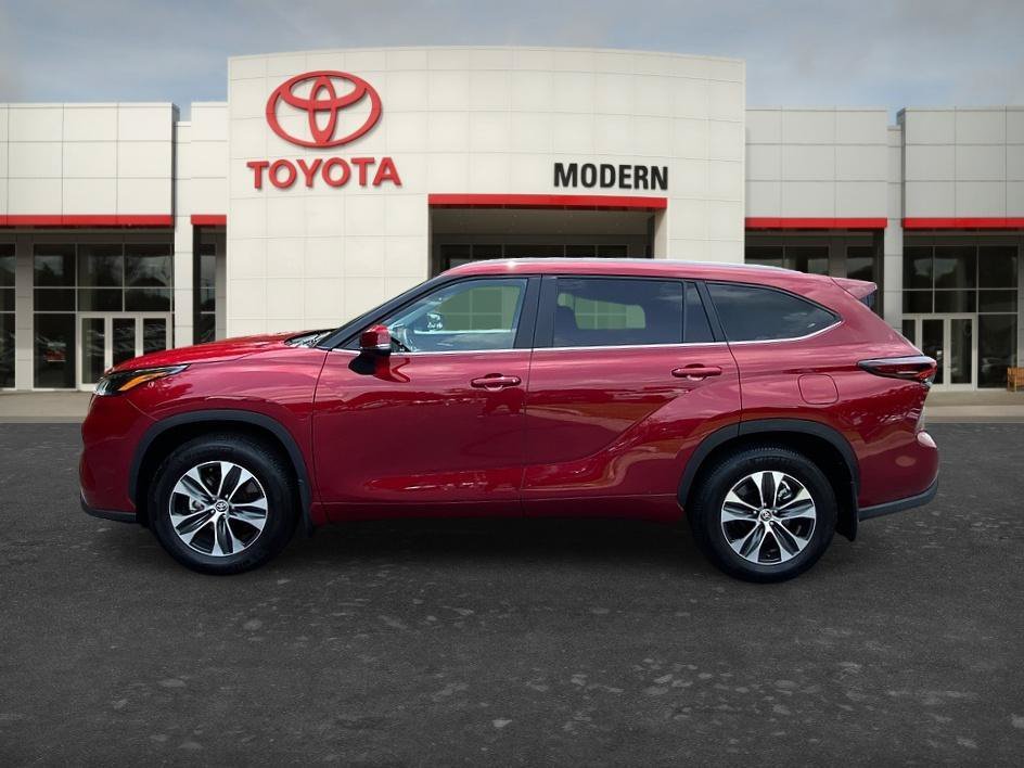 Used 2026 Ruby Flare Pearl Toyota XLE image 8