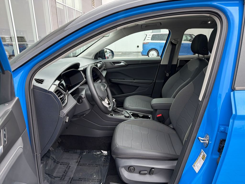 Certified Used 2025 Cornflower Blue w/Deep Black Roof Volkswagen 1.5T SE Black image 11