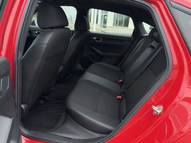 Used 2025  Honda Sport image 13