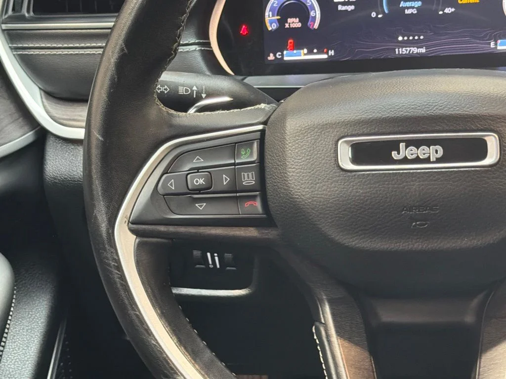 Used 2022 Rocky Mountain Pearlcoat Jeep Limited image 20