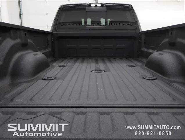 New 2026 Diamond Black Crystal Pearl-Coat Exterior Paint RAM BIG HORN image 32