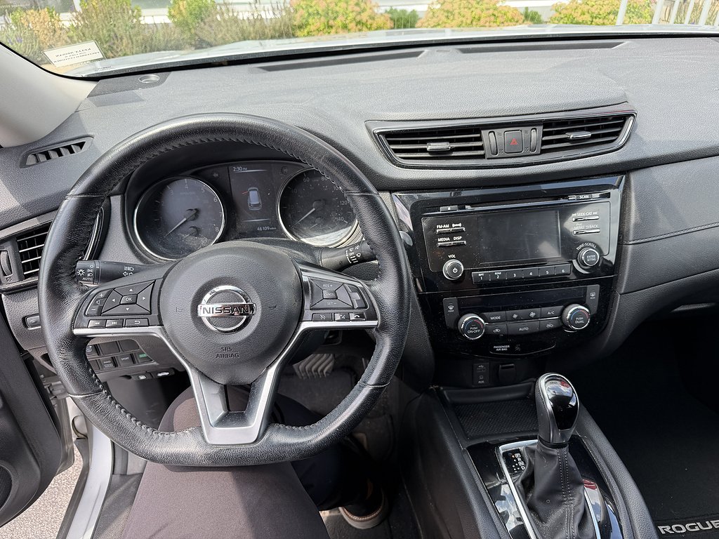 Used 2017 Brilliant Silver Nissan SV image 12