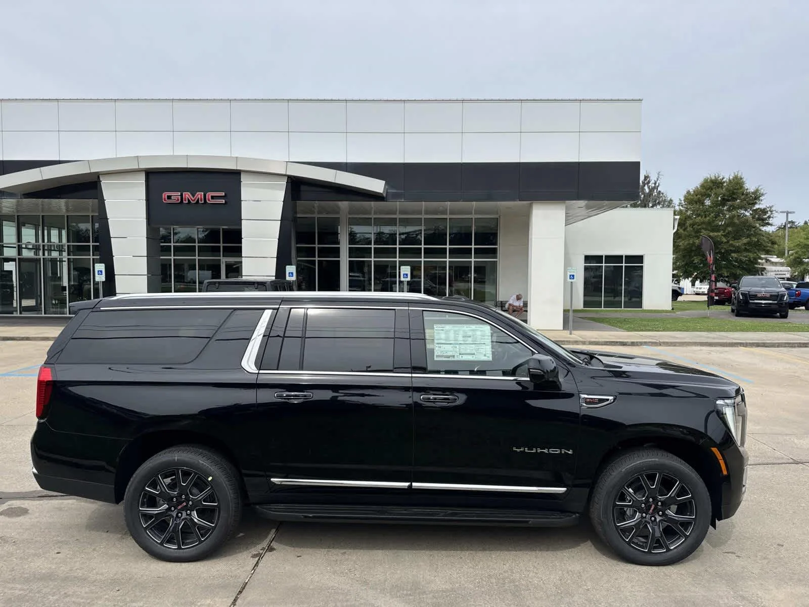 2026 GMC Yukon 4WD Elevation's photo