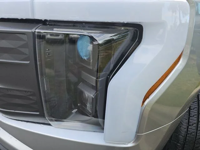 Used 2025 Silver Ford Lariat image 30