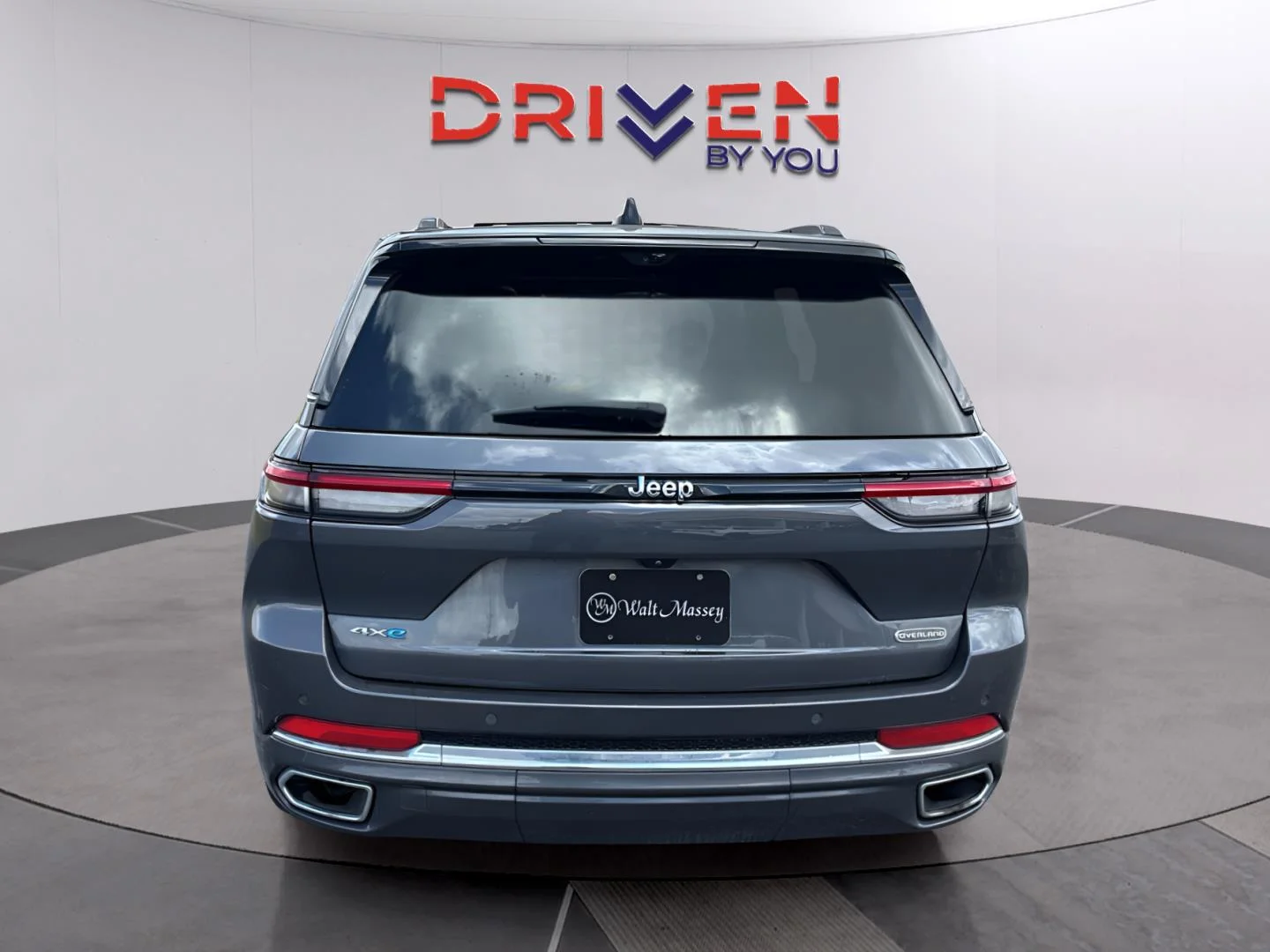 Used 2023 Baltic Gray Metallic Clearcoat Jeep Overland image 3