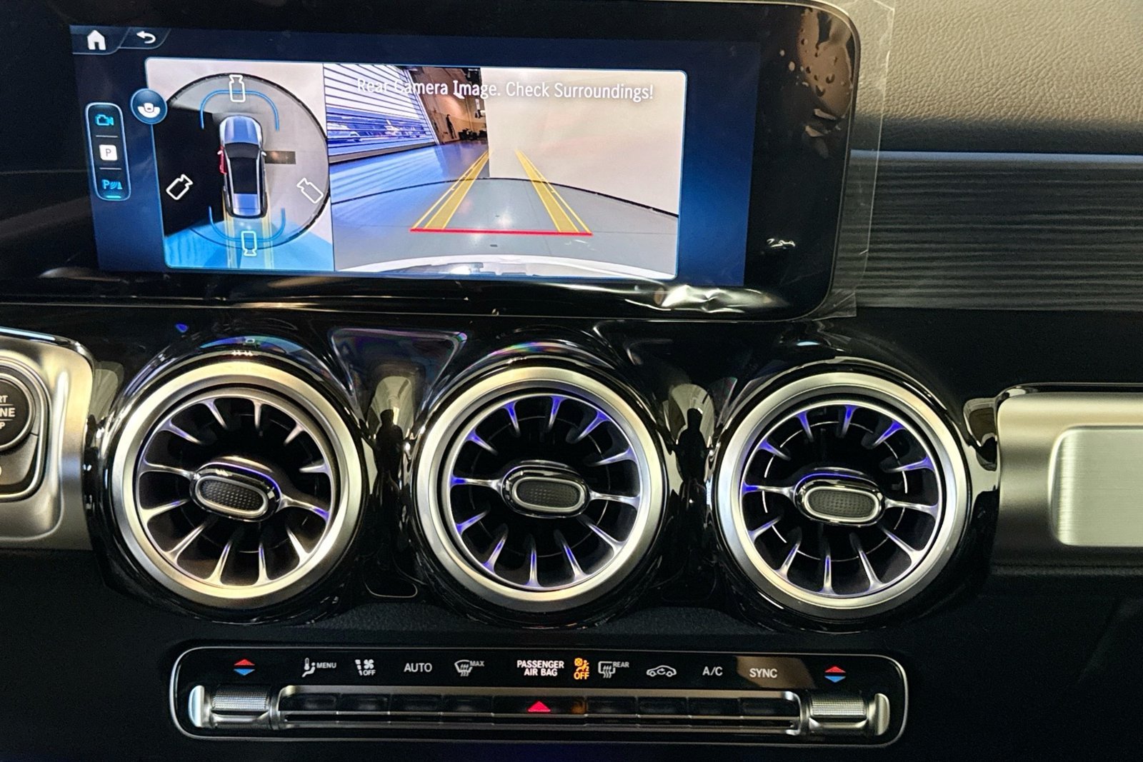 New 2026 Polar White Mercedes-Benz GLB 250 image 13